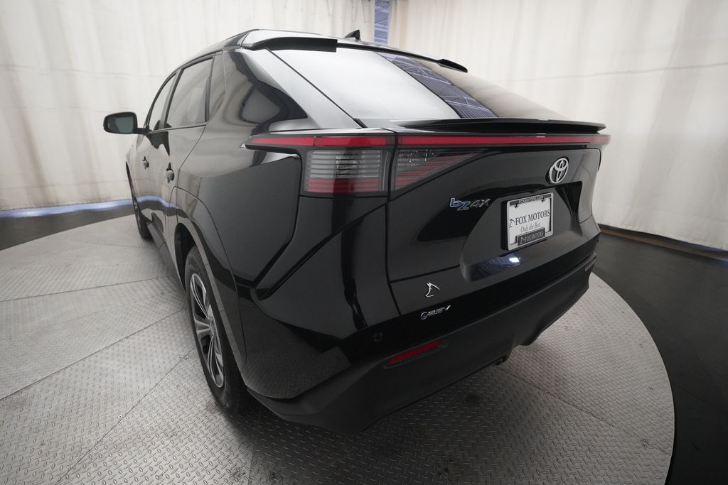 2024 Toyota bZ4X XLE - Photo 34