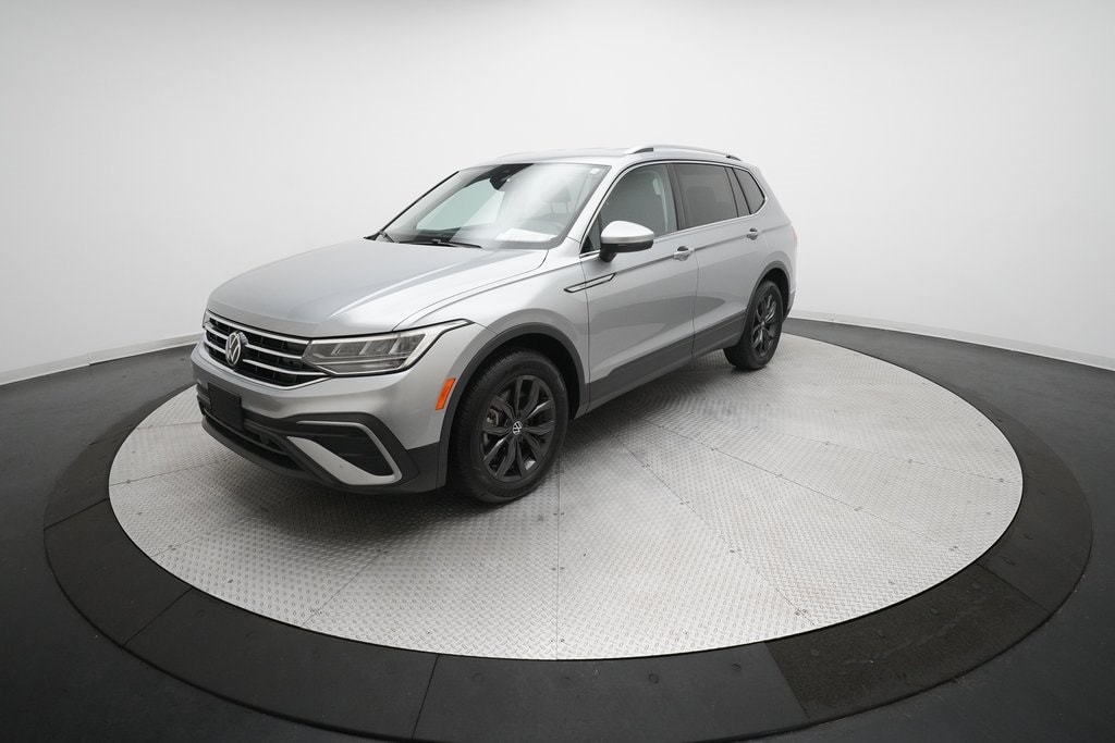 2024 Volkswagen Tiguan SE's photo