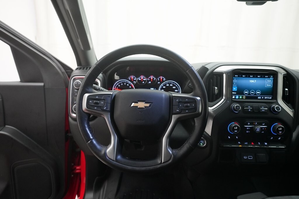 2019 Chevrolet Silverado 1500 LT photo 4