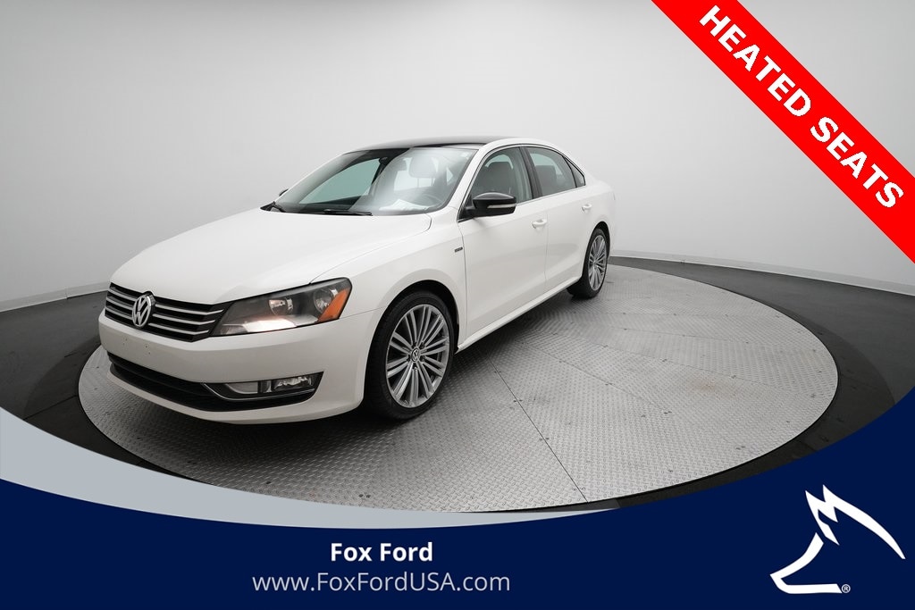 2015 Volkswagen Passat Sport's photo