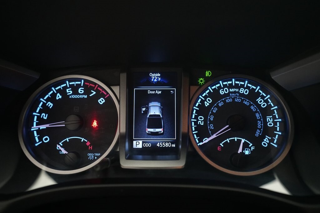 2021 Toyota Tacoma Limited photo 2