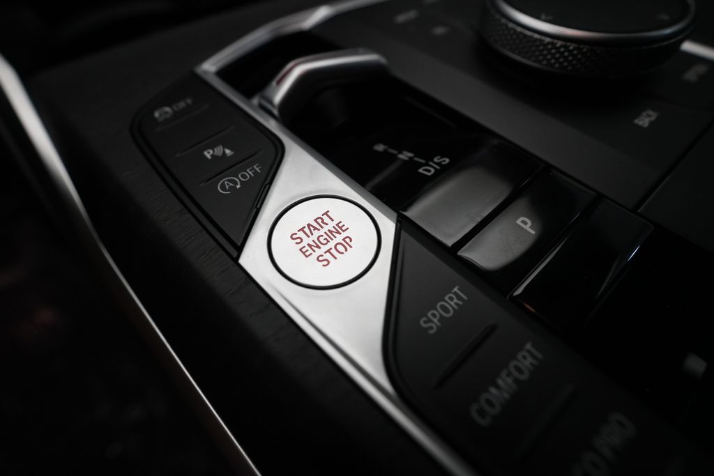 2024 BMW 3 Series 330i - Photo 30