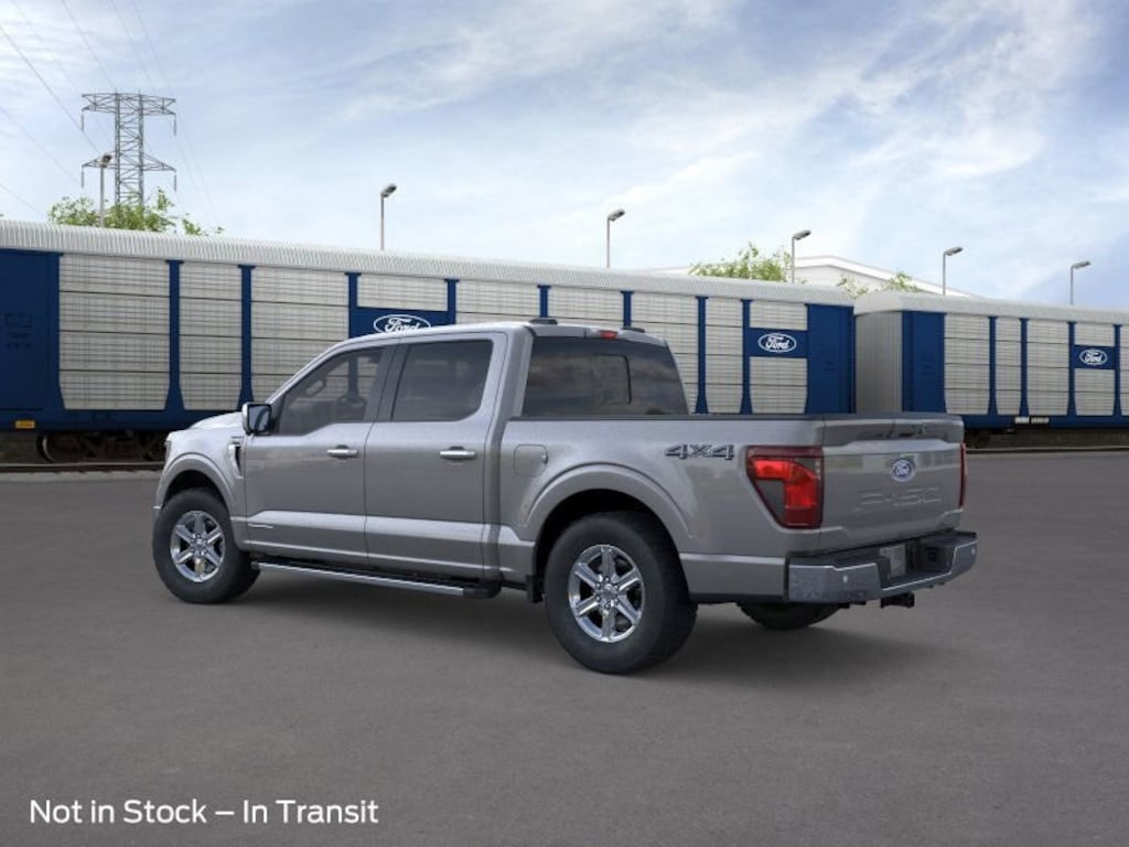 New 2025 Ford F-150 XLT 4D SuperCrew