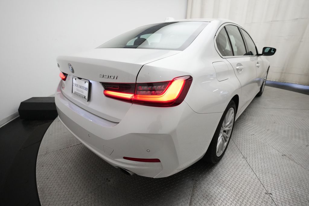 2024 BMW 3 Series 330i - Photo 13