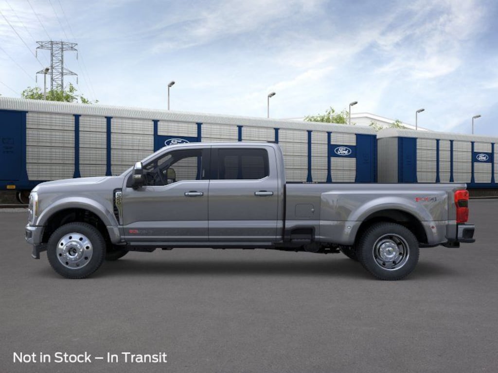 New 2026 Ford F-450SD Lariat 4D Crew Cab