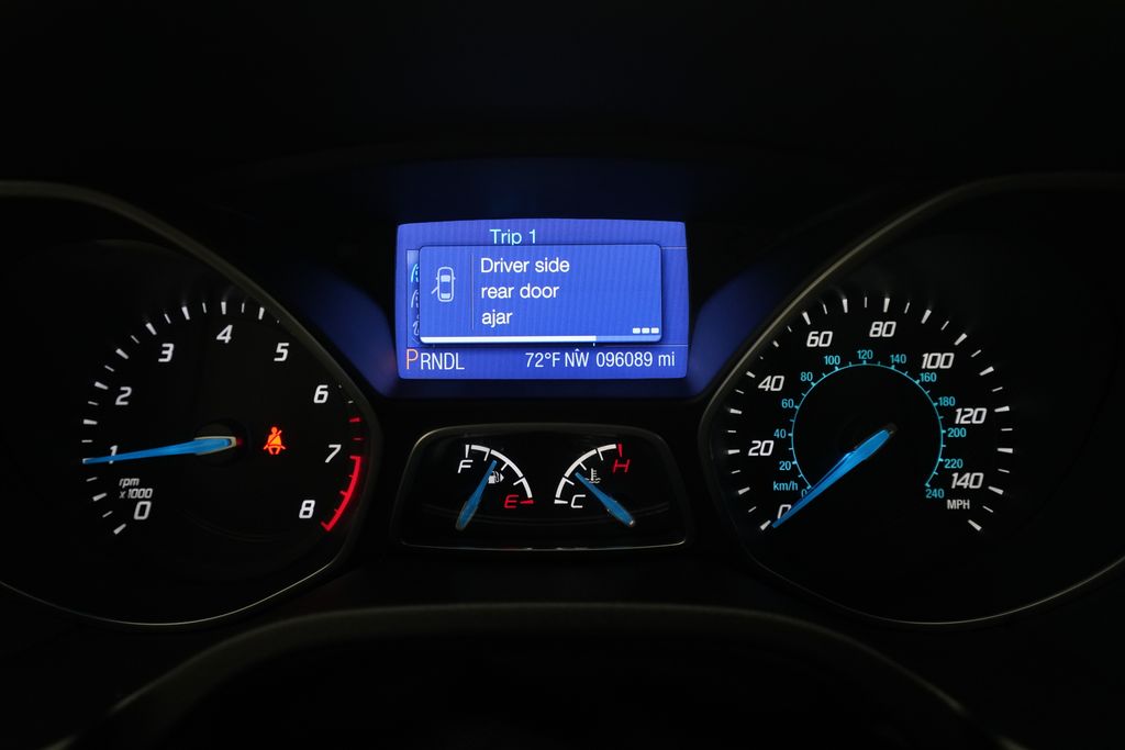 Used 2013 Ford Focus SE with VIN 1FADP3F24DL250889 for sale in Kentwood, MI