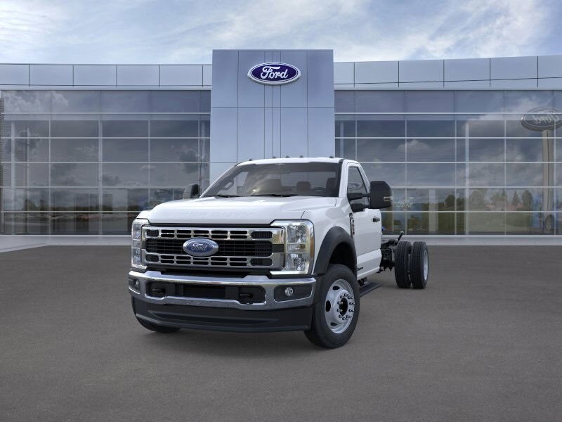 2026 Ford F-550 photo 2