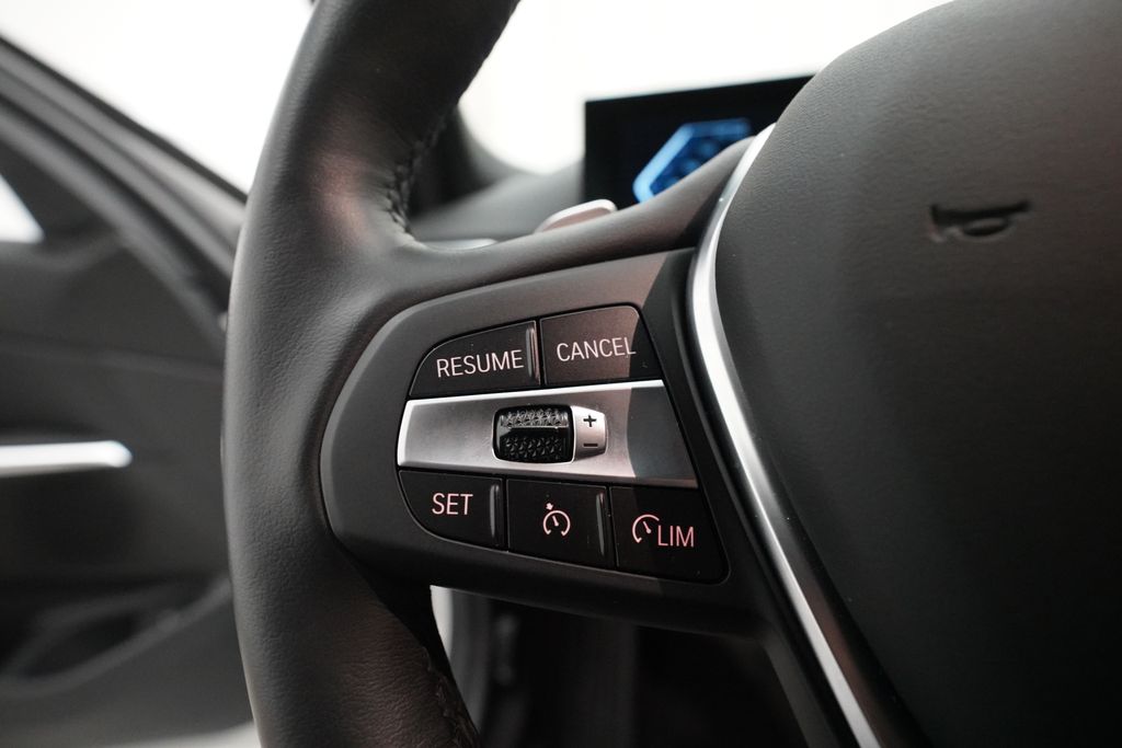 2024 BMW 3 Series 330i - Photo 17