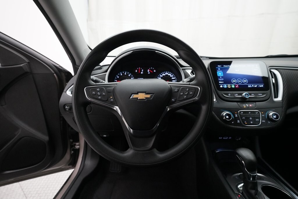 2023 Chevrolet Malibu 1LT photo 4