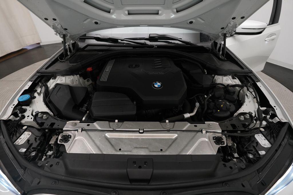 2024 BMW 3 Series 330i - Photo 3