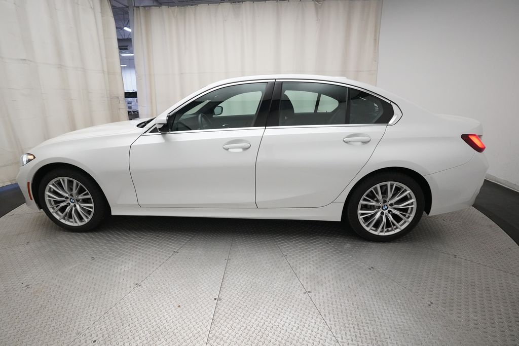 2024 BMW 3 Series 330i - Photo 23