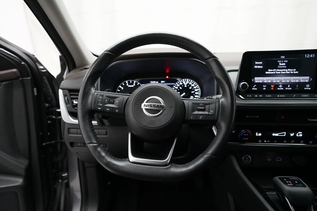 2021 Nissan Rogue S photo 2