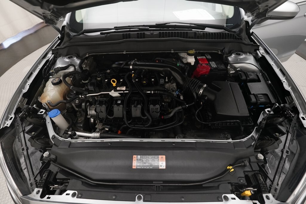 2020 Ford Fusion SE photo 3