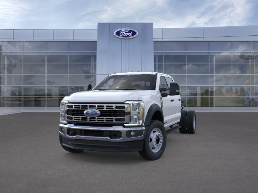New 2026 Ford F-450SD 4D Crew Cab/Chassis