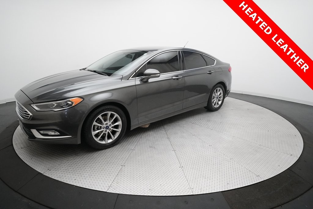 2017 Ford Fusion SE's photo