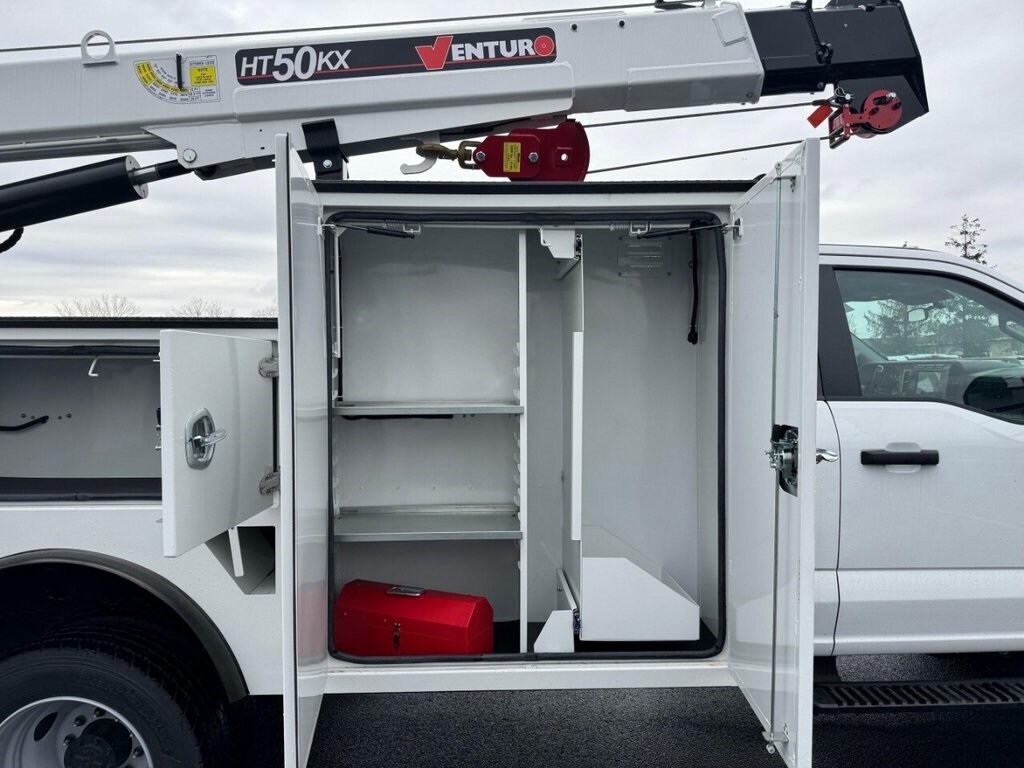 2023 Ford F-600 photo 3