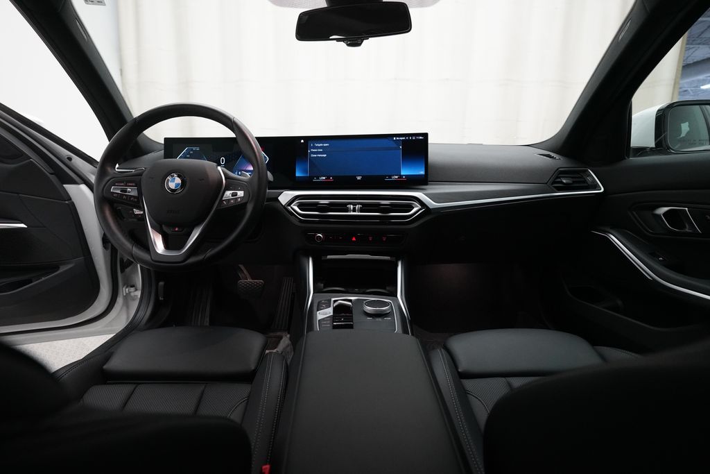 2024 BMW 3 Series 330i - Photo 5