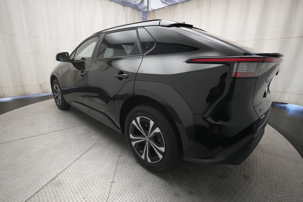 2024 Toyota bZ4X XLE - Photo 33