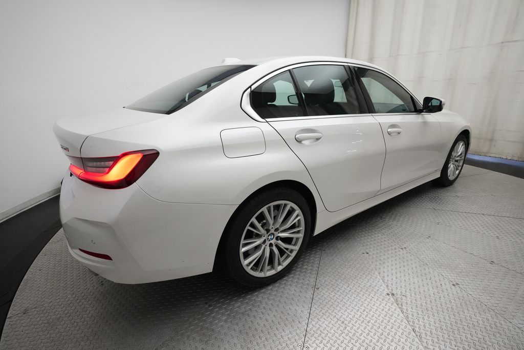 2024 BMW 3 Series 330i - Photo 35