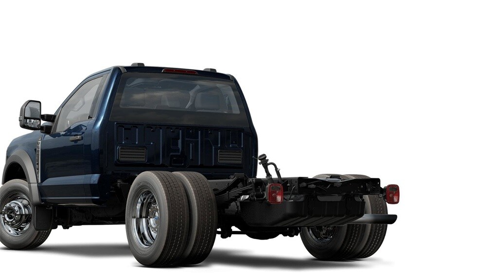 2024 Ford F-600 photo 2