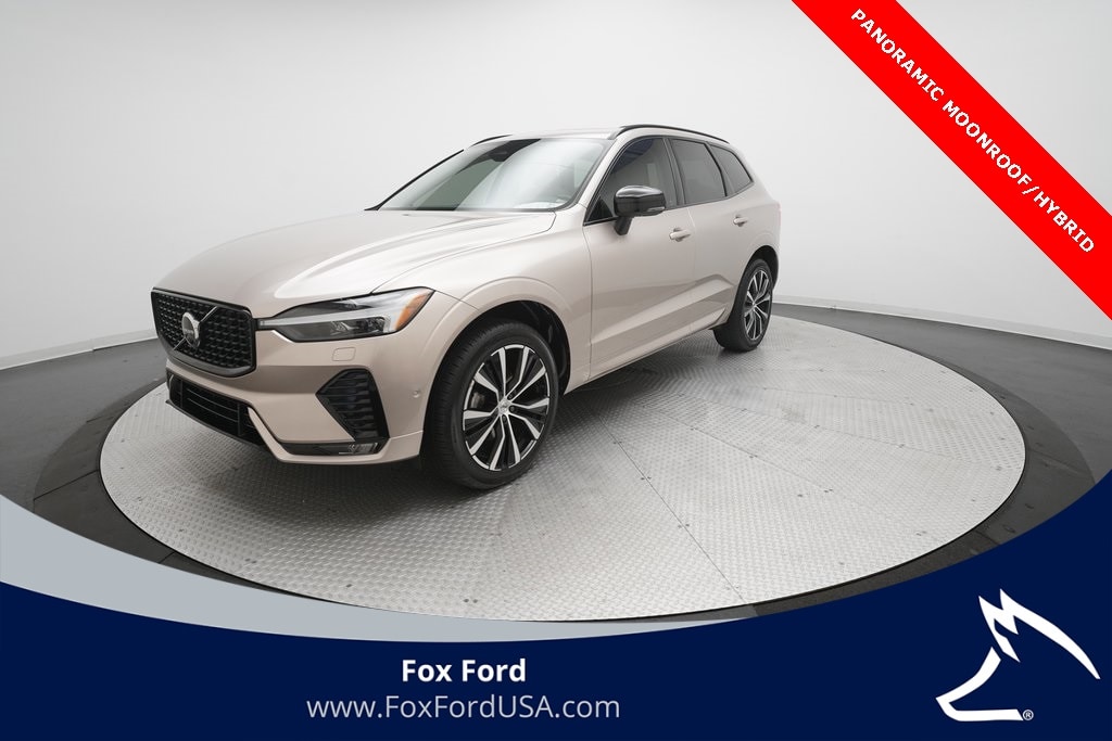 2024 Volvo XC60 Plus's photo