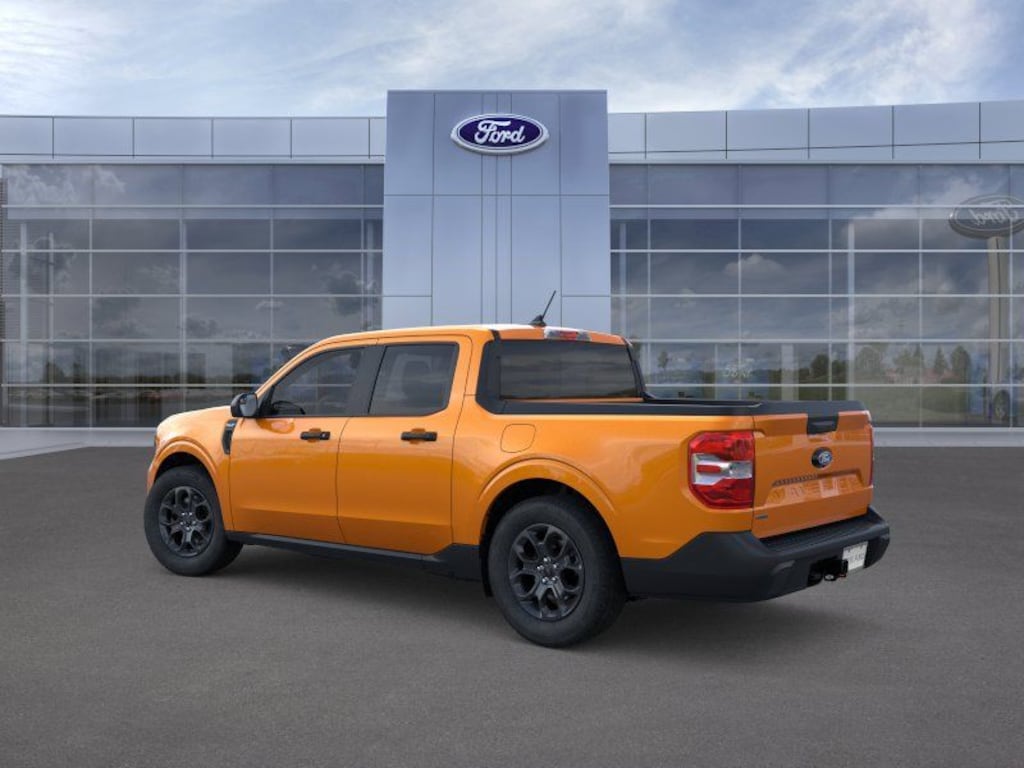 New 2026 Ford Maverick XLT 4D Crew Cab
