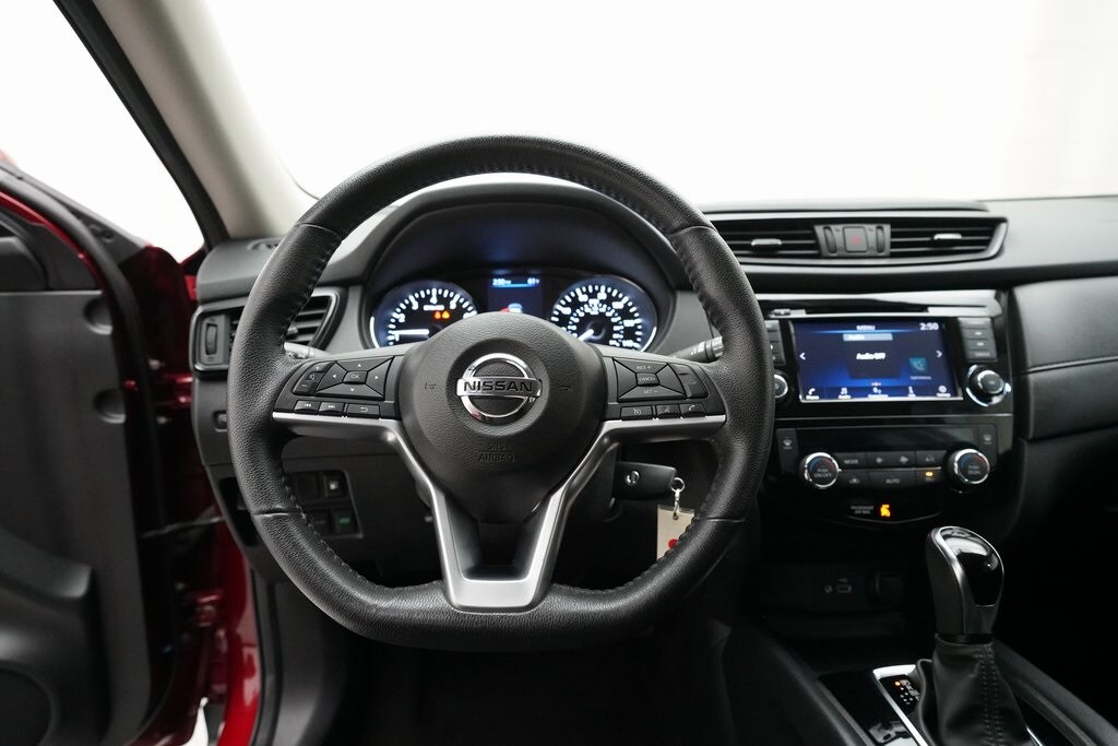 2020 Nissan Rogue SV photo 4