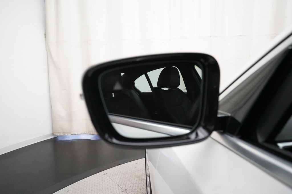 2024 BMW 3 Series 330i - Photo 24