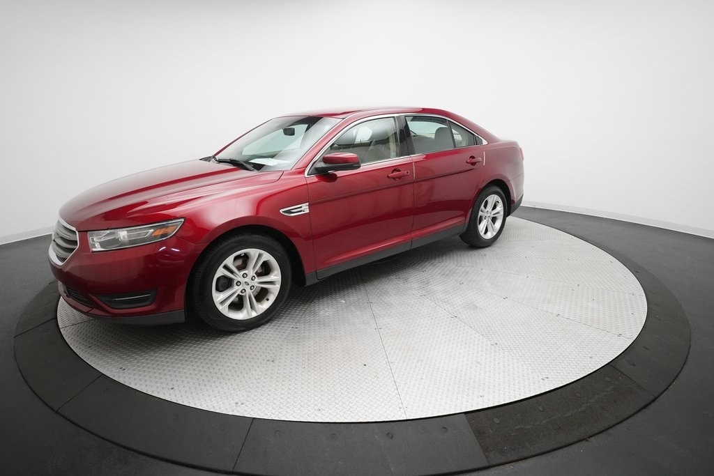 2016 Ford Taurus SEL's photo