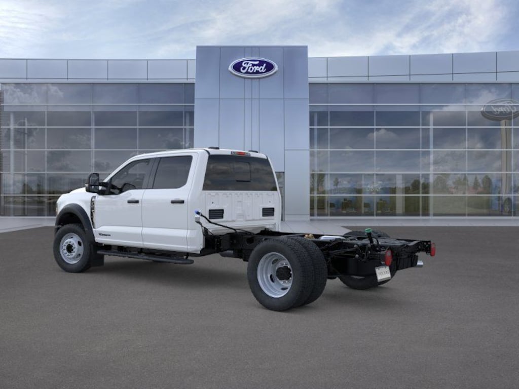 New 2026 Ford F-450SD 4D Crew Cab/Chassis