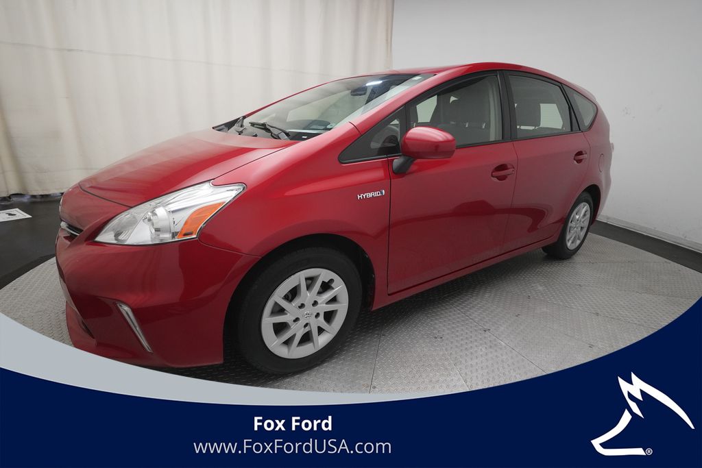 2014 Toyota Prius v Five's photo