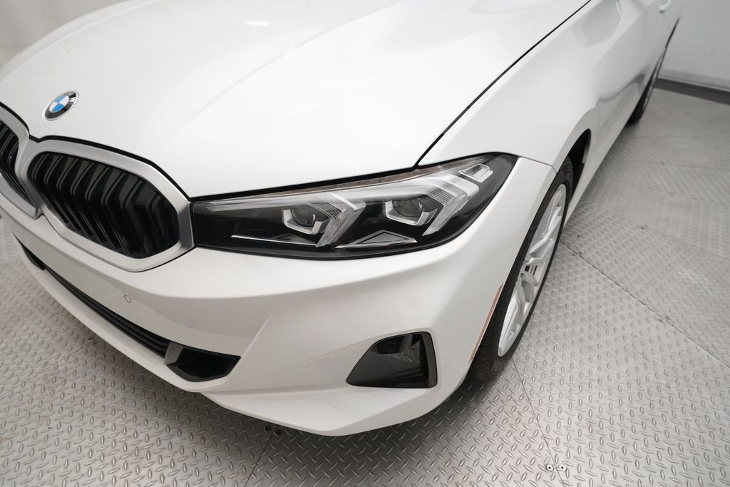 2024 BMW 3 Series 330i - Photo 22