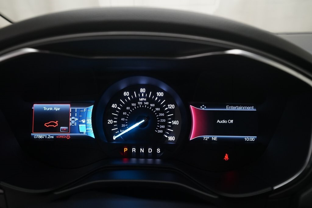 2020 Ford Fusion SE photo 2