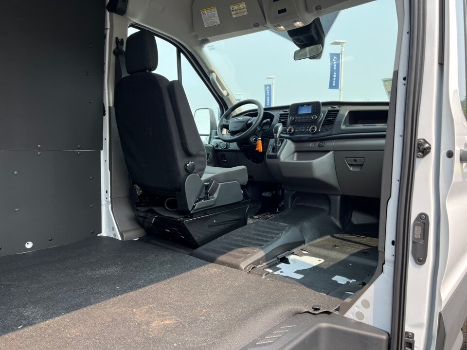 2024 Ford Transit photo 3