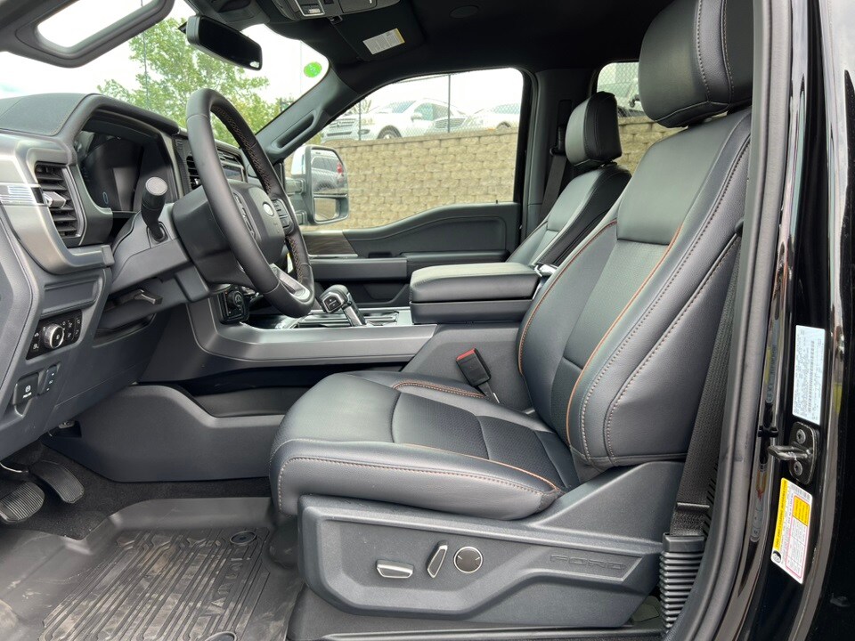 2025 Ford F-150 Lariat photo 4