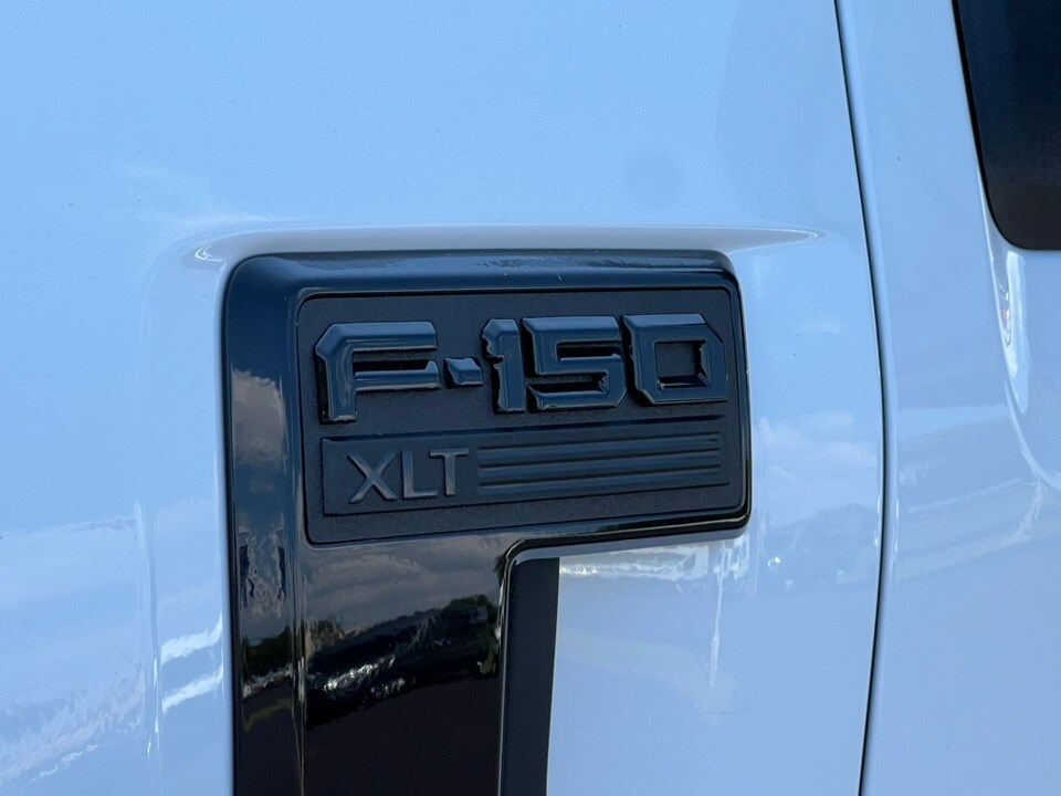 2025 Ford F-150 XLT photo 2