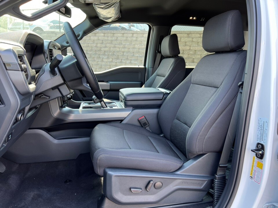 2025 Ford F-150 XLT photo 4