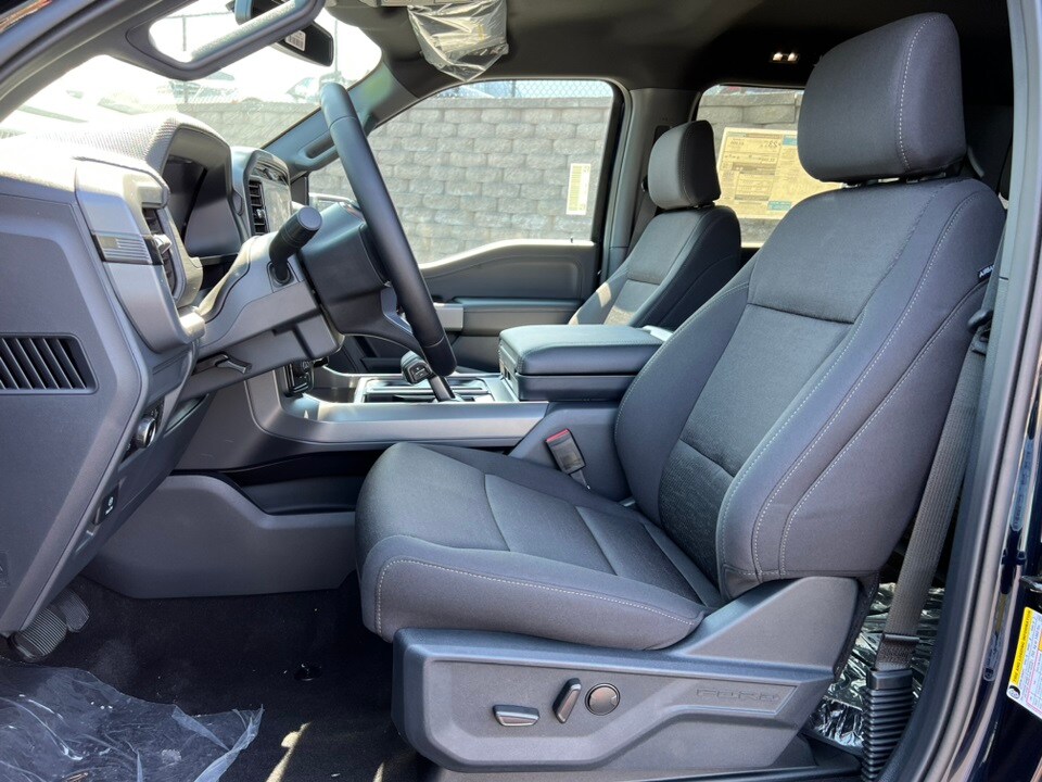 2025 Ford F-150 XLT photo 3