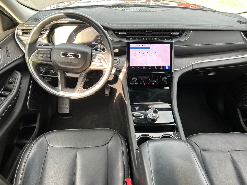 2022 Jeep Grand Cherokee Limited photo 2