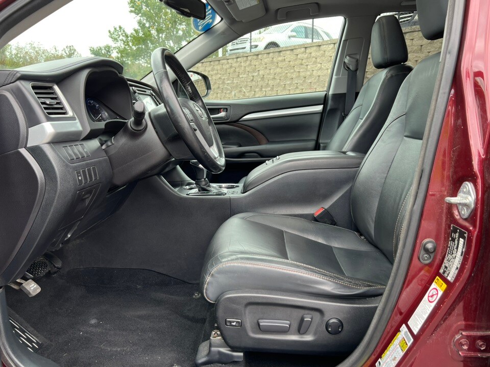 2015 Toyota Highlander XLE photo 4