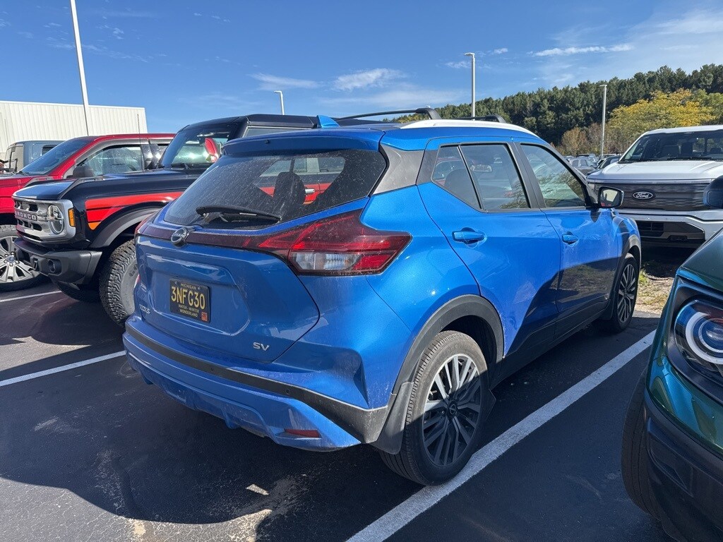 2022 Nissan Kicks SV photo 4