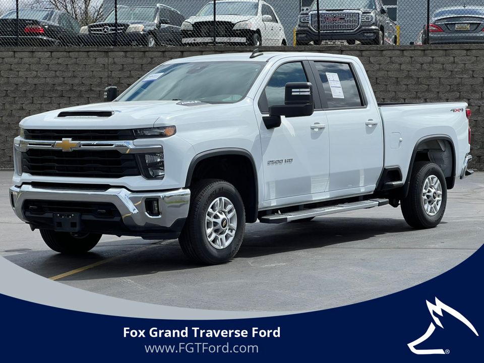2025 Chevrolet Silverado HD LT 4WD Crew Cab Standard Box's photo
