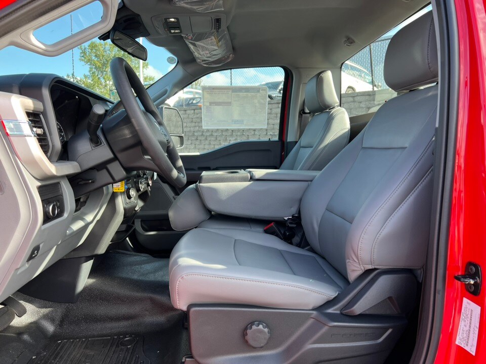 2026 Ford F-550 photo 4