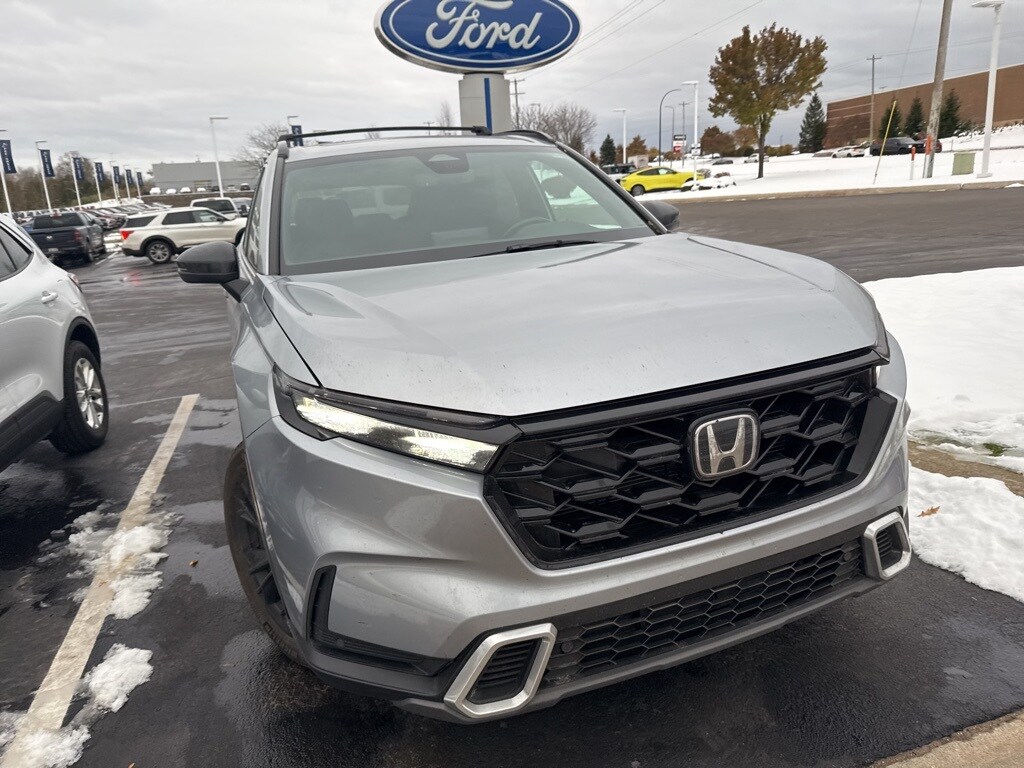 2023 Honda CR-V Hybrid Sport Touring photo 3
