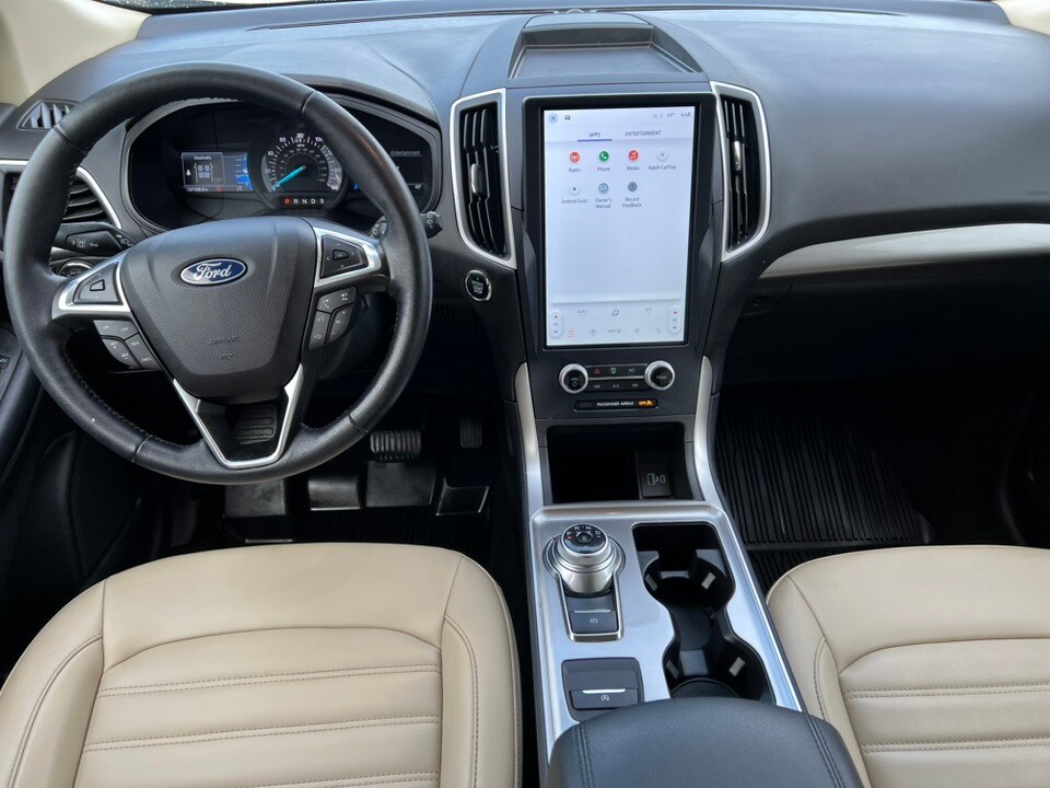2023 Ford Edge SEL photo 2