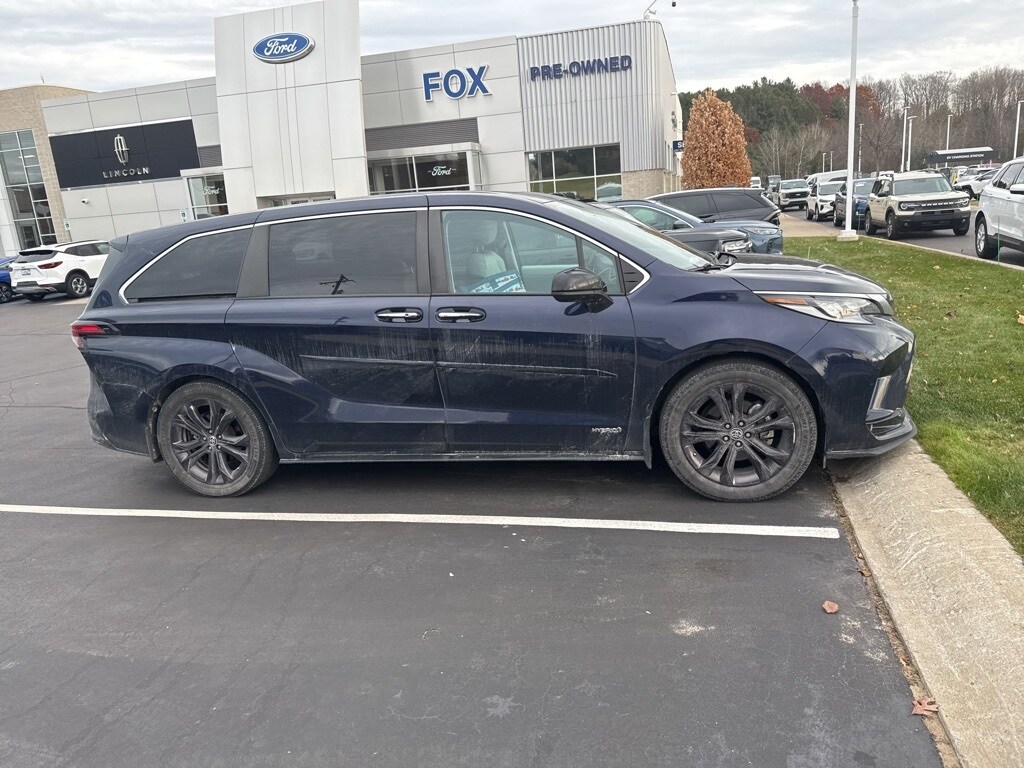 Certified 2021 Toyota Sienna XSE Van