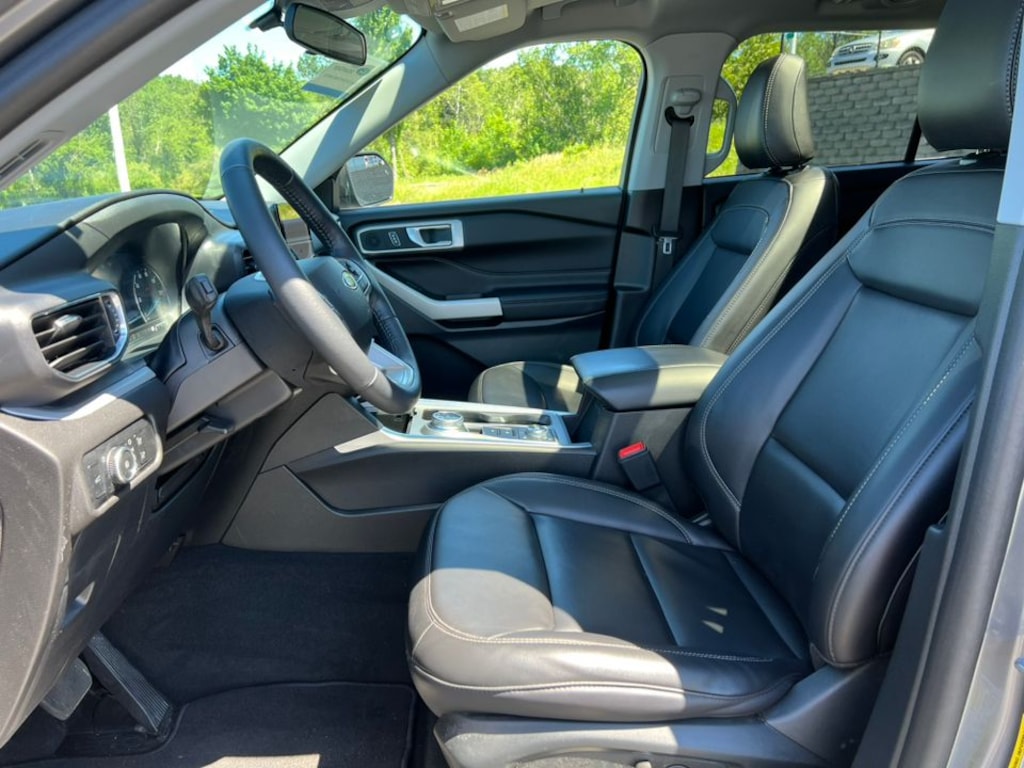 Used 2023 Ford Explorer XLT SUV