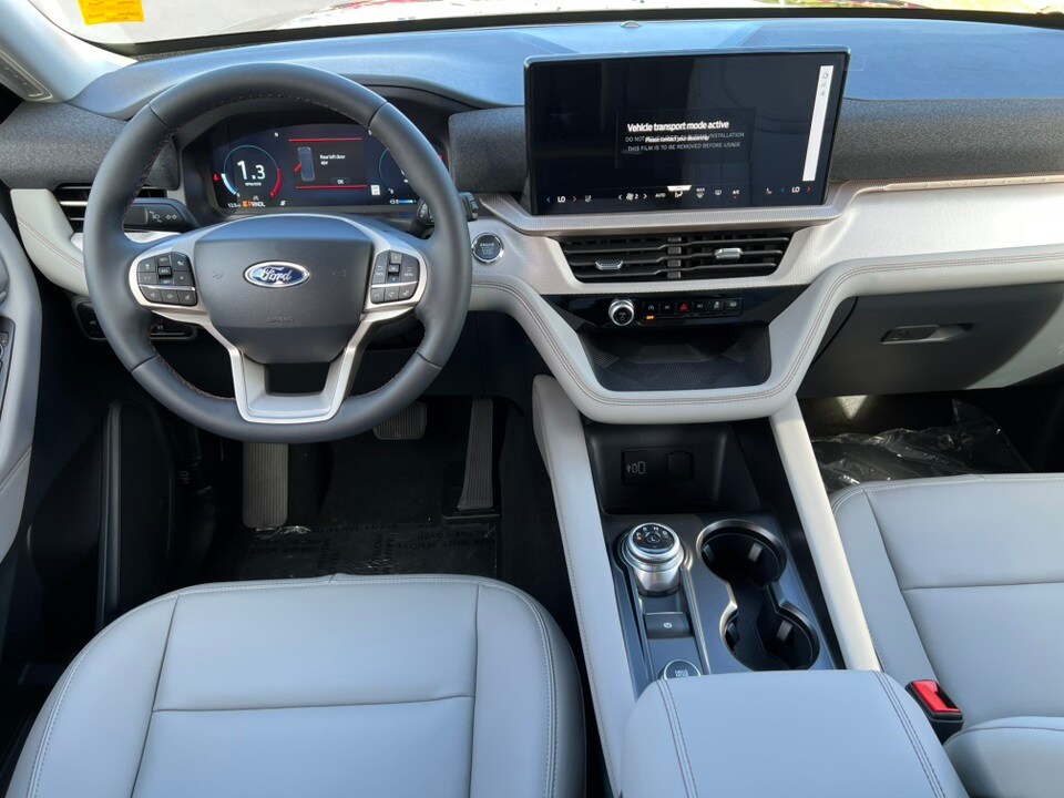 2026 Ford Explorer photo 2