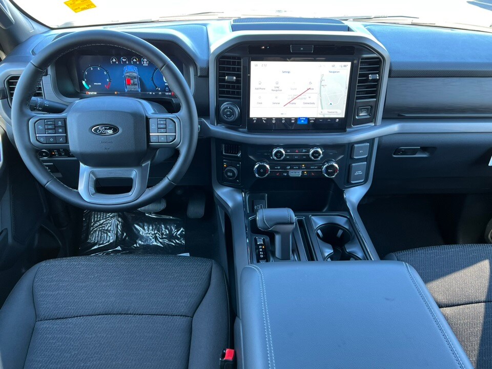 2025 Ford F-150 XLT photo 3