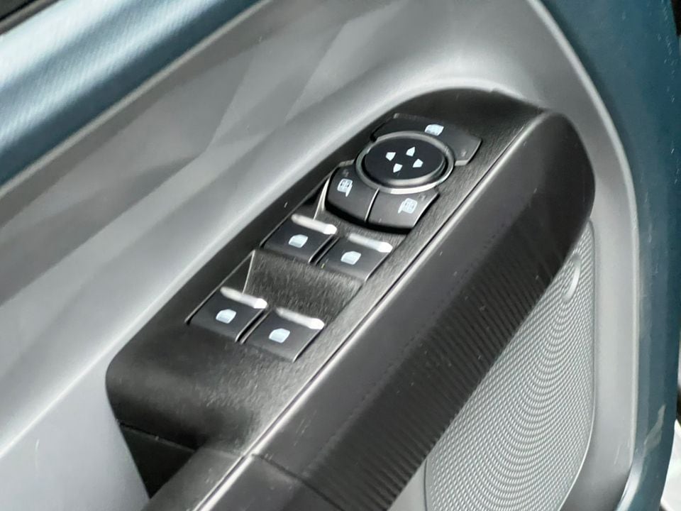 2025 Ford Maverick XLT - Photo 15